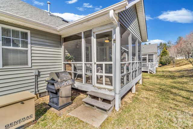 333 Charlestown Drive, Hendersonville, NC 28792