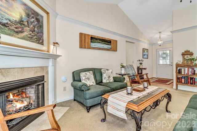 333 Charlestown Drive, Hendersonville, NC 28792