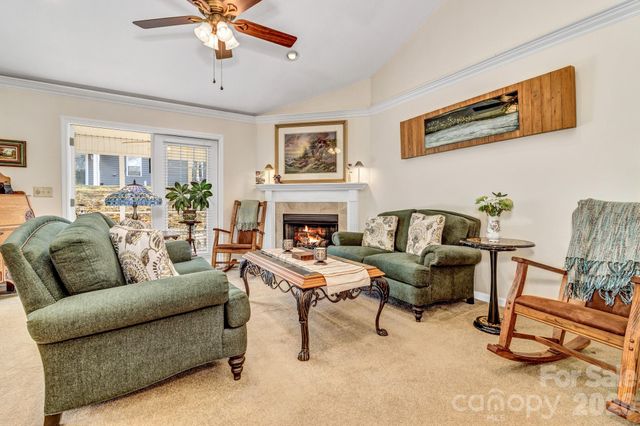 333 Charlestown Drive, Hendersonville, NC 28792