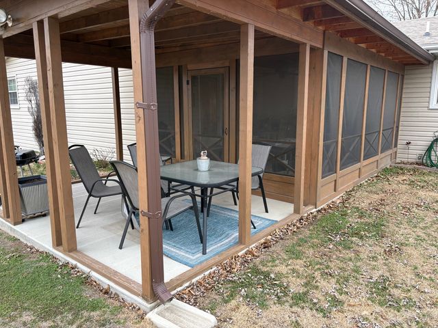 24 Cessna Drive, Centralia, IL 62801