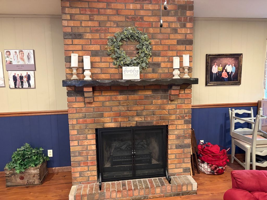 Image 21 of property listing at 24 Cessna Drive, Centralia, IL 62801