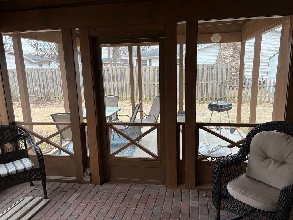 Image 25 of property listing at 24 Cessna Drive, Centralia, IL 62801