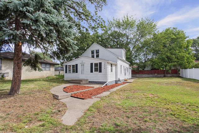 4655 5th Street NE, Columbia Heights, MN 55421