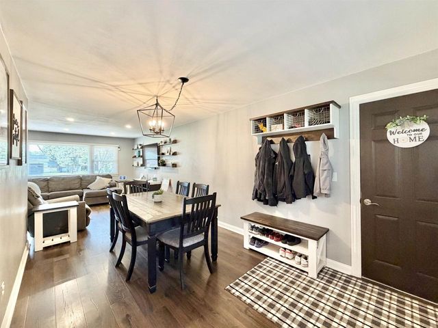 2015 Murphy Woods Road, Beloit, WI 53511