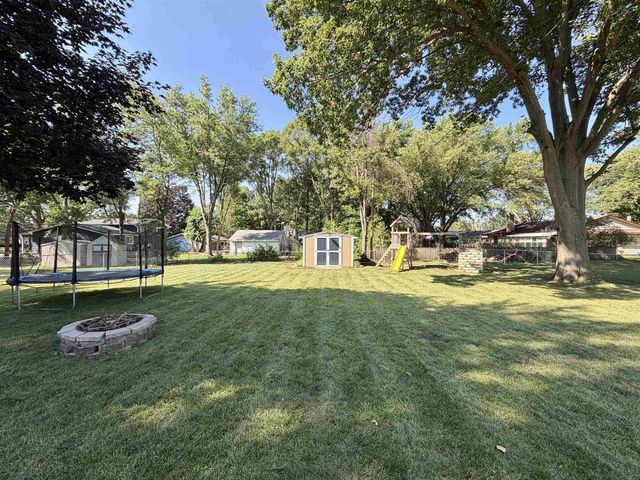 2015 Murphy Woods Road, Beloit, WI 53511