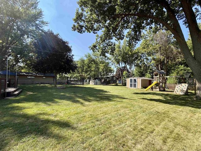 2015 Murphy Woods Road, Beloit, WI 53511