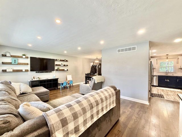 2015 Murphy Woods Road, Beloit, WI 53511