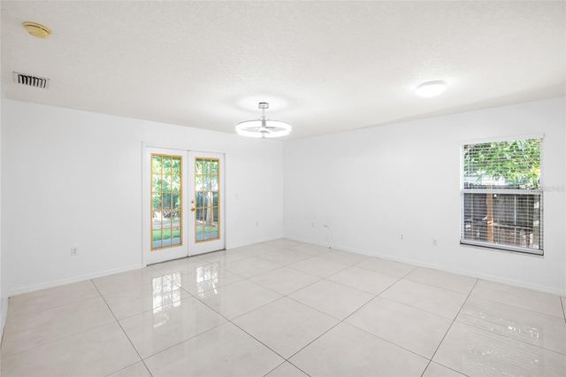10001 FLORENCE AVENUE N, Tampa, FL 33612