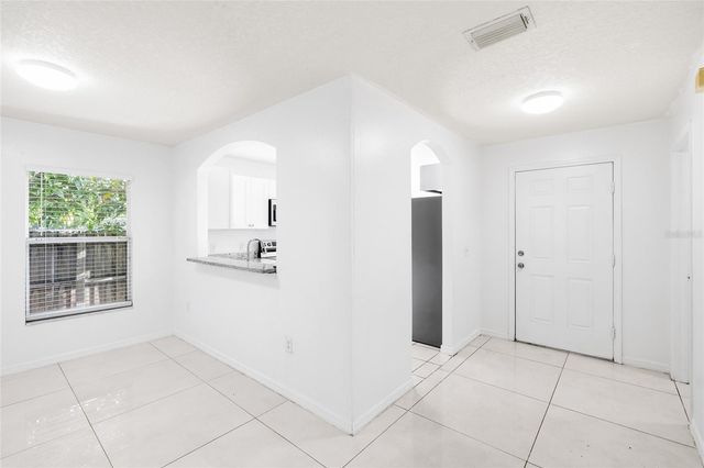 10001 FLORENCE AVENUE N, Tampa, FL 33612