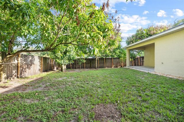 10001 FLORENCE AVENUE N, Tampa, FL 33612