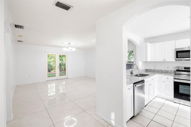10001 FLORENCE AVENUE N, Tampa, FL 33612