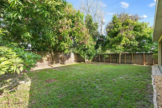 10001 FLORENCE AVENUE N, Tampa, FL 33612