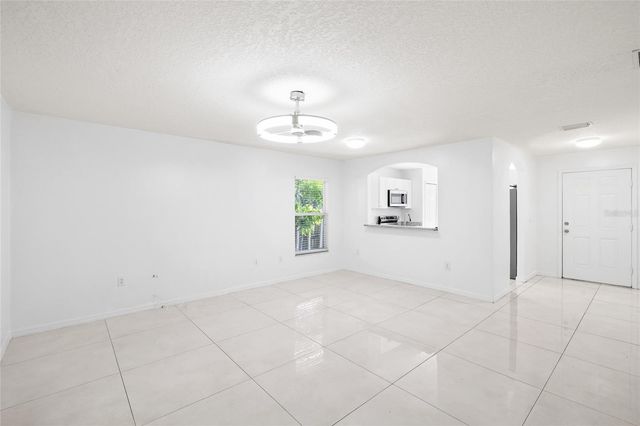 10001 FLORENCE AVENUE N, Tampa, FL 33612