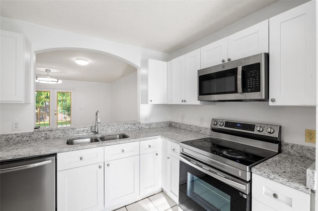 10001 FLORENCE AVENUE N, Tampa, FL 33612