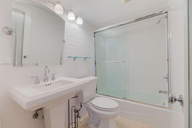 2480 Presidential Way 1801, West Palm Beach, FL 33401
