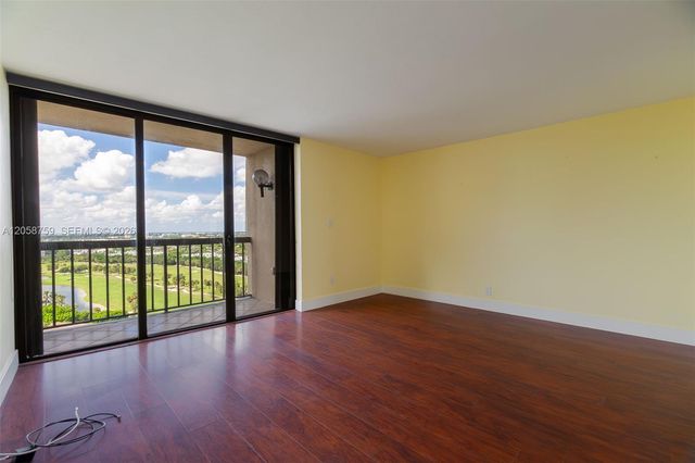 2480 Presidential Way 1801, West Palm Beach, FL 33401