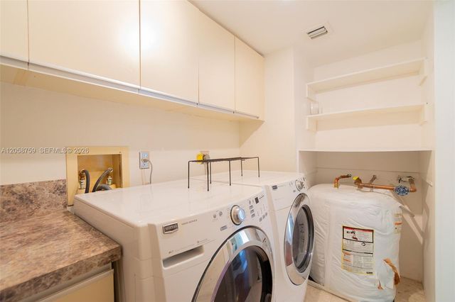 2480 Presidential Way 1801, West Palm Beach, FL 33401