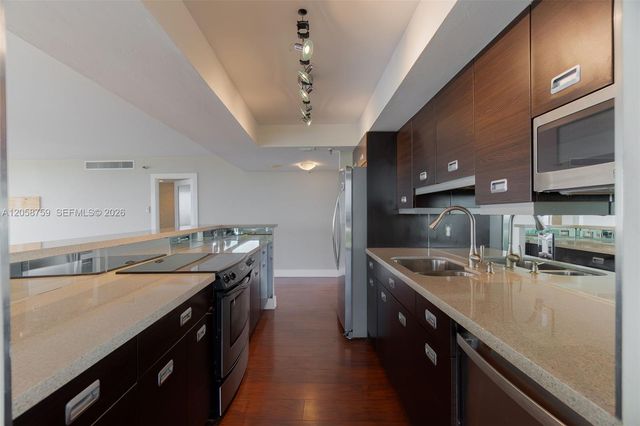 2480 Presidential Way 1801, West Palm Beach, FL 33401