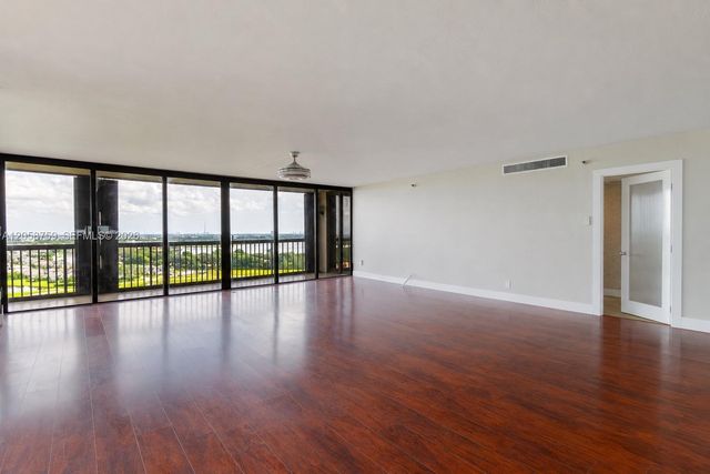 2480 Presidential Way 1801, West Palm Beach, FL 33401