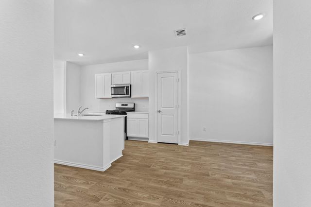 308 Santo Domingo RD, Bastrop, TX 78602