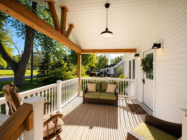 1277 Parkway Drive, Benton Charter Twp, MI 49022
