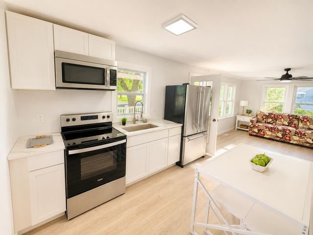 1277 Parkway Drive, Benton Charter Twp, MI 49022