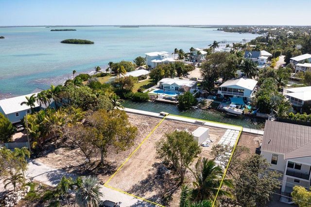 17220 Angelfish Lane, Sugarloaf Key, FL 33042