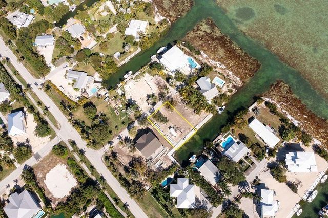 17220 Angelfish Lane, Sugarloaf Key, FL 33042