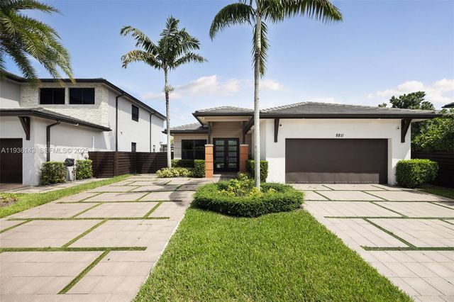 8811 NW 154th Ter, Miami Lakes, FL 33018