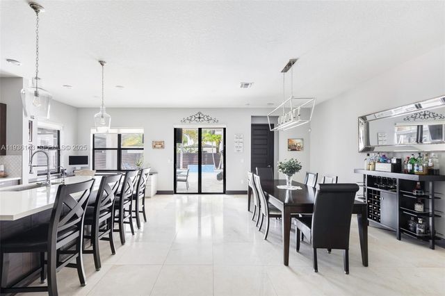 8811 NW 154th Ter, Miami Lakes, FL 33018