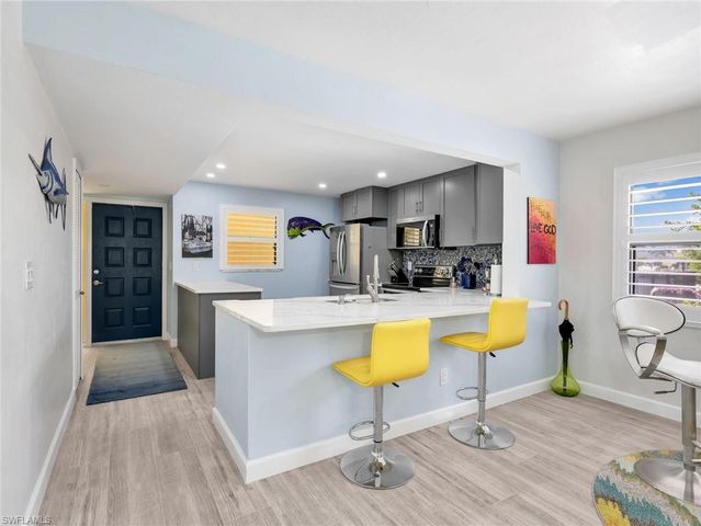 1112 48th TER C101, Cape Coral, FL 33914