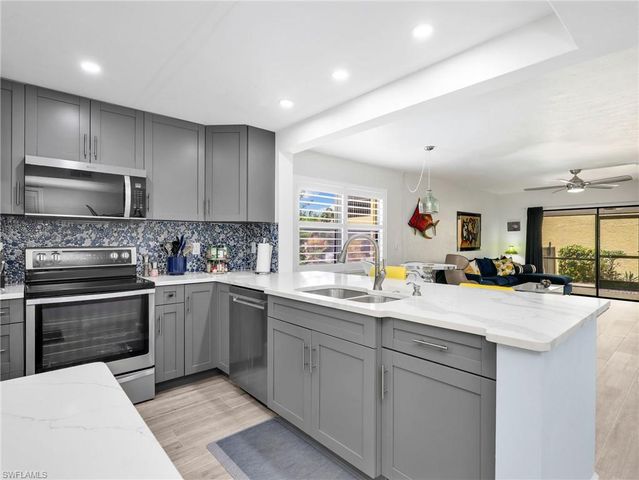 1112 48th TER C101, Cape Coral, FL 33914