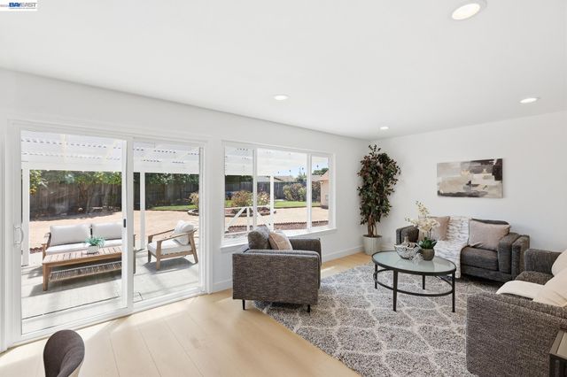 31396 Santa Elena Way, Union City, CA 94587