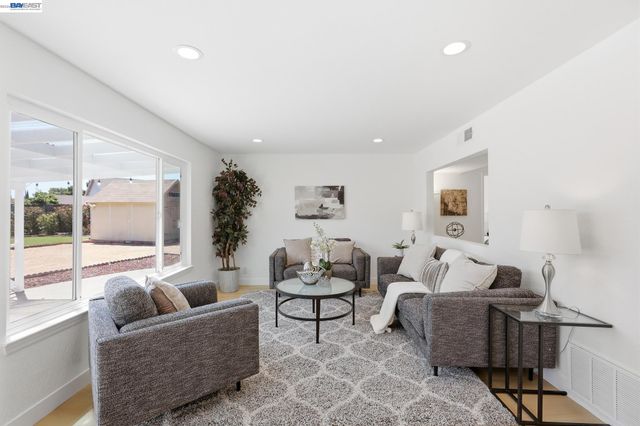 31396 Santa Elena Way, Union City, CA 94587