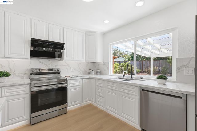 31396 Santa Elena Way, Union City, CA 94587