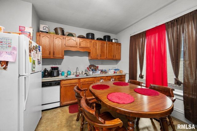 1104 29th Ave Avenue, Rock Island, IL 61201