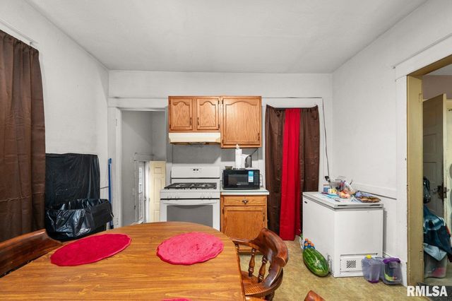 1104 29th Ave Avenue, Rock Island, IL 61201