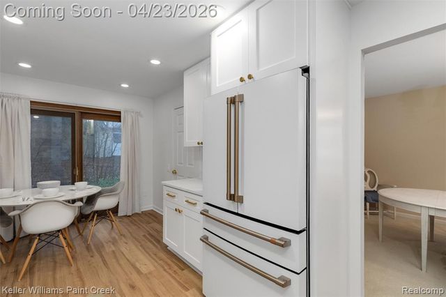 4330 S Mcnay Court, West Bloomfield, MI 48323