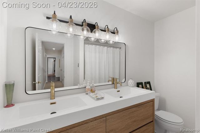 4330 S Mcnay Court, West Bloomfield, MI 48323