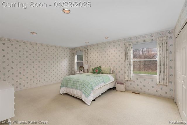 4330 S Mcnay Court, West Bloomfield, MI 48323