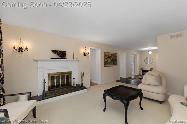 4330 S Mcnay Court, West Bloomfield, MI 48323