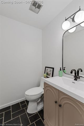 4330 S Mcnay Court, West Bloomfield, MI 48323
