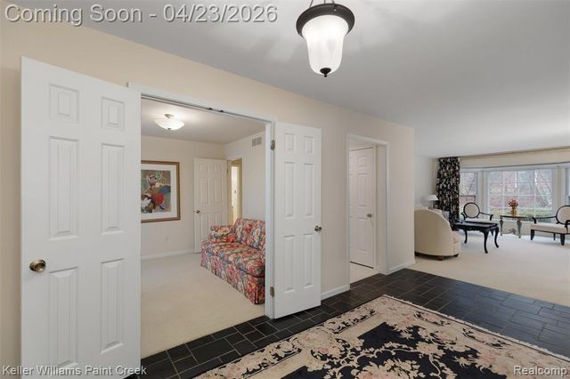 4330 S Mcnay Court, West Bloomfield, MI 48323