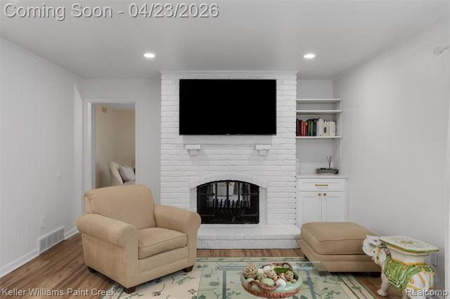 4330 S Mcnay Court, West Bloomfield, MI 48323