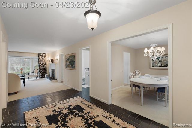 4330 S Mcnay Court, West Bloomfield, MI 48323
