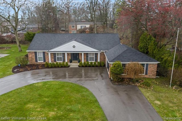 4330 S Mcnay Court, West Bloomfield, MI 48323