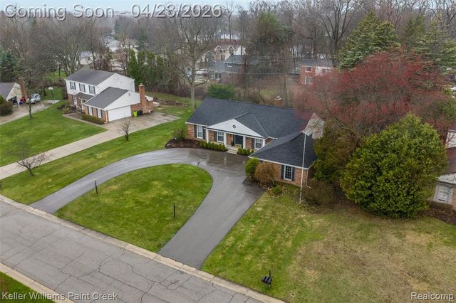 4330 S Mcnay Court, West Bloomfield, MI 48323