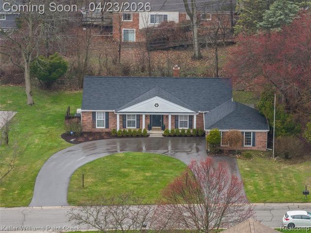 4330 S Mcnay Court, West Bloomfield, MI 48323