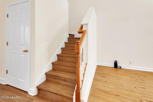 202 Woodhouse Lane, Deland, FL 32724