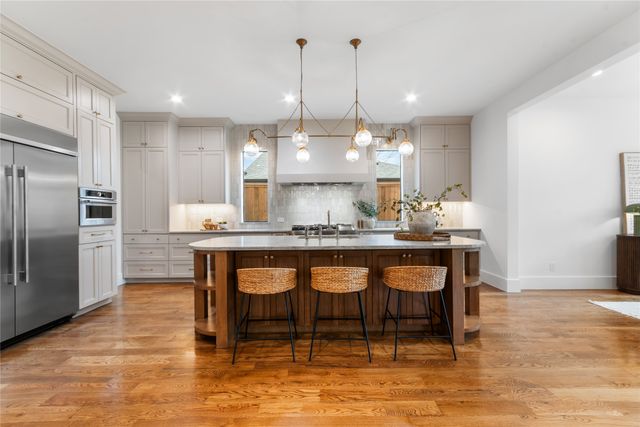 8611 San Fernando Way, Dallas, TX 75218